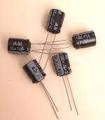 Lot de 5 Condensateurs 33µF - 100 Volts